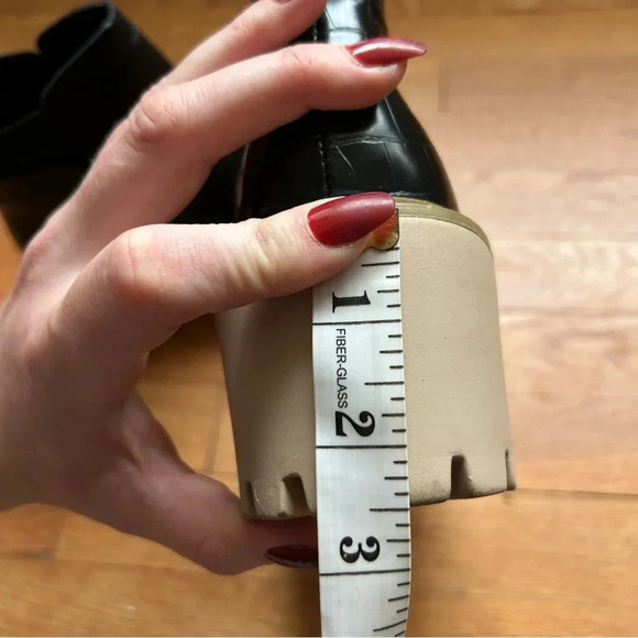 Nicole Miller Pocas Wedge Lug Platform Ankle Black Boot Women’s Size 9 - Picture 7 of 7